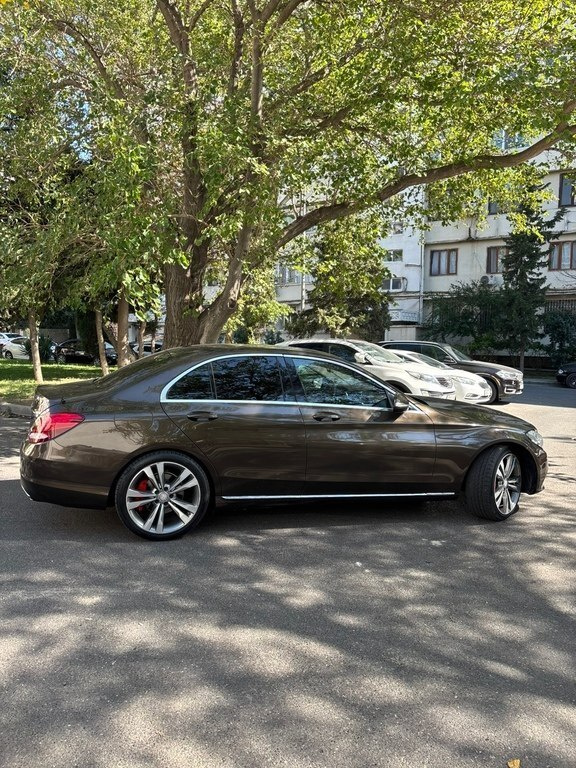 2014 Mercedes C 300, 2.0L, 226000km - Image 2