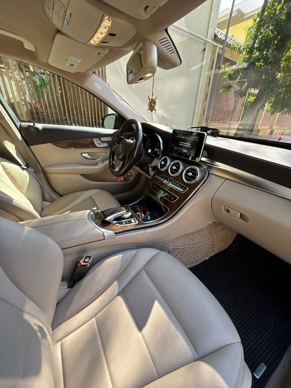 2014 Mercedes C 300, 2.0L, 226000km - Image 7