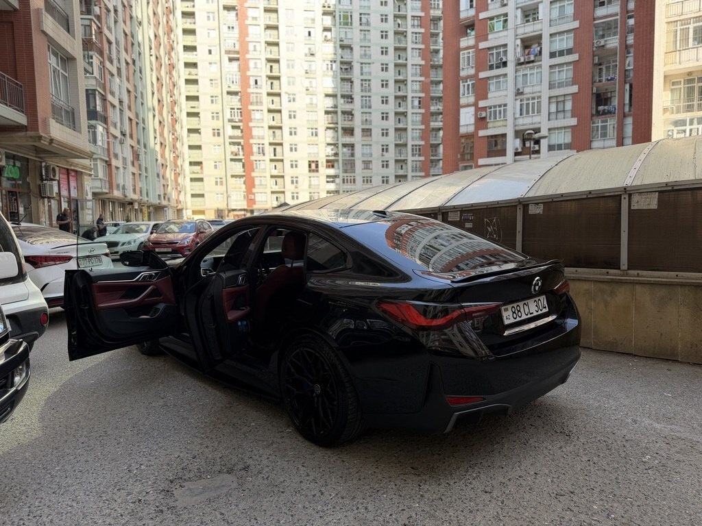 2023 BMW i4, 0.0L, 100000km - Image 4