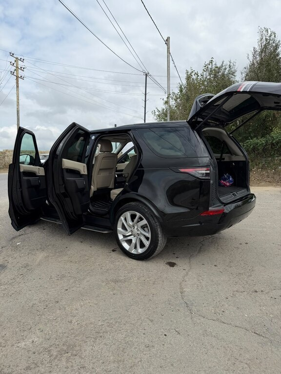 2017 Land Rover Discovery, 2.0L, 245000km - Image 11