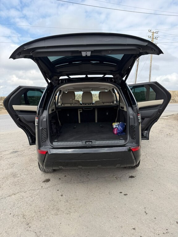 2017 Land Rover Discovery, 2.0L, 245000km - Image 14