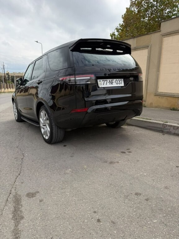 2017 Land Rover Discovery, 2.0L, 245000km - Image 4