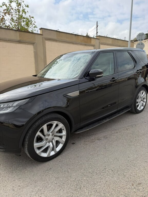 2017 Land Rover Discovery, 2.0L, 245000km - Image 5
