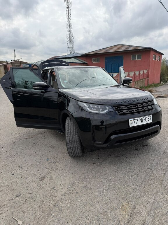 2017 Land Rover Discovery, 2.0L, 245000km - Image 10