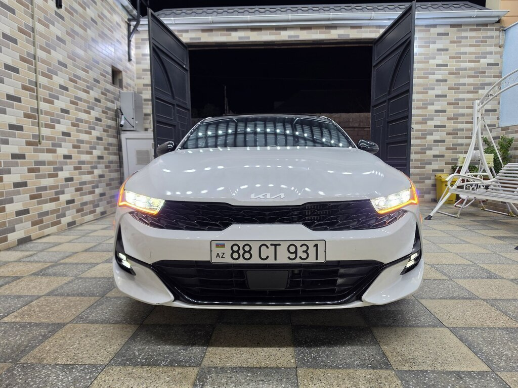 2022 Kia K5, 1.6L, 100000km - Image 1