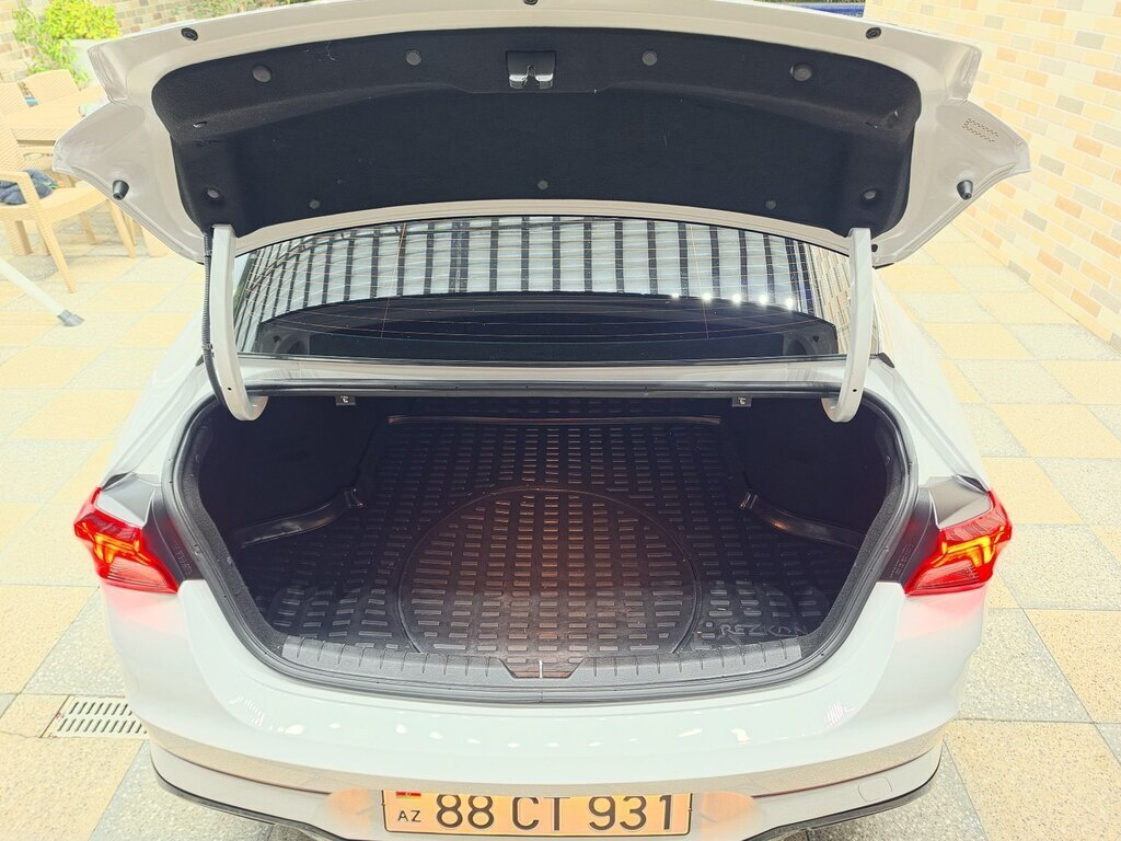 2022 Kia K5, 1.6L, 100000km - Image 13