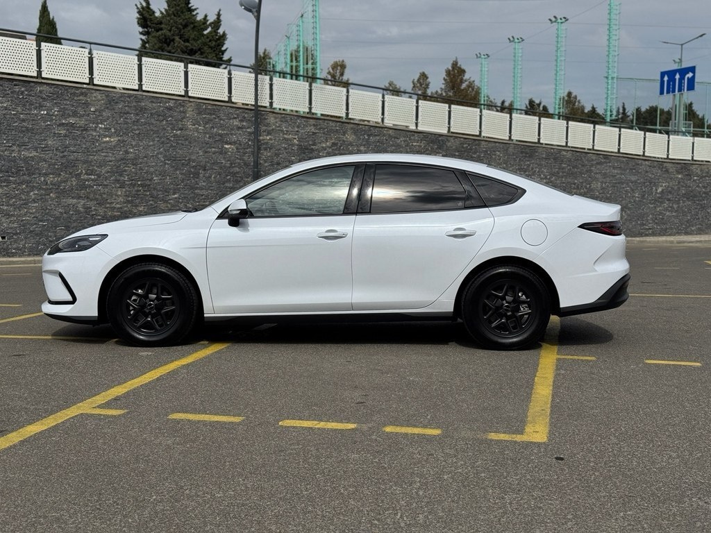 2025 BYD Seal 05, 1.5L, 8557km - Image 3