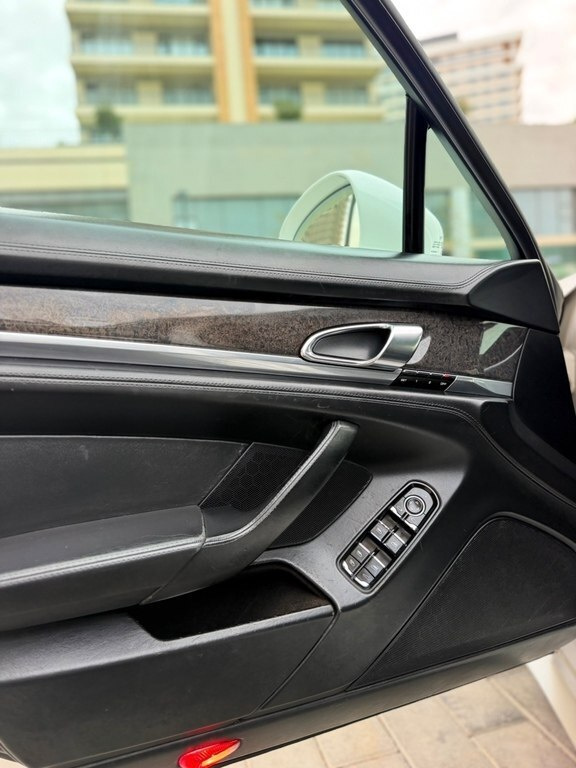 2011 Porsche Panamera GTS, 4.8L, 200000km - Image 17