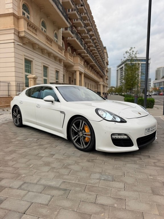 2011 Porsche Panamera GTS, 4.8L, 200000km - Image 3