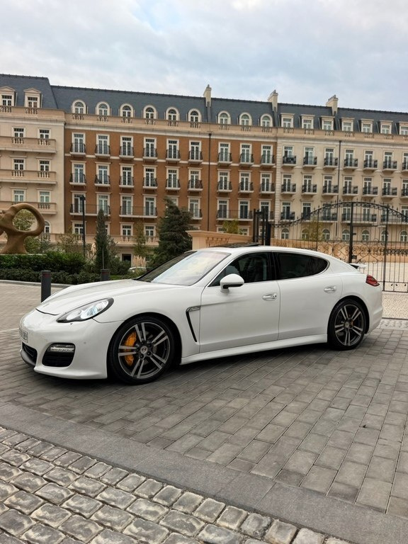 2011 Porsche Panamera GTS, 4.8L, 200000km - Image 4