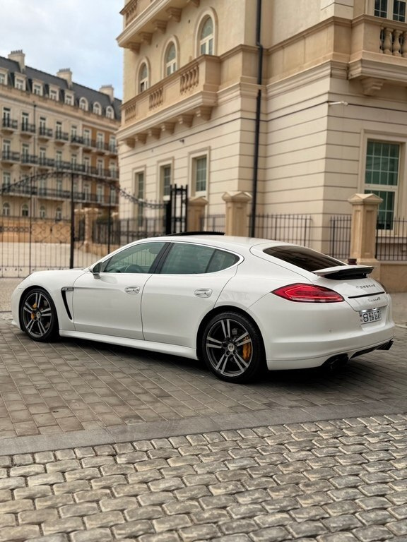 2011 Porsche Panamera GTS, 4.8L, 200000km - Image 6
