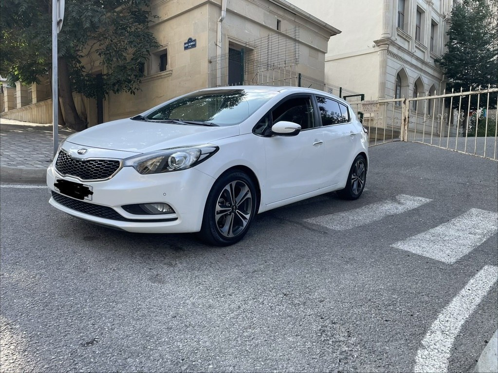 2013 Kia Cerato, 2.0L, 113600km - Image 1