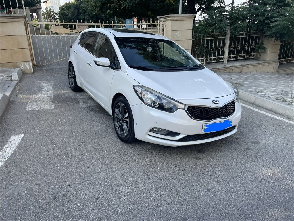 2013 Kia Cerato, 2.0L, 113600km - Image 2