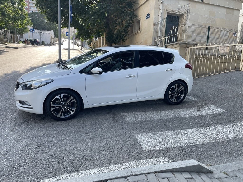 2013 Kia Cerato, 2.0L, 113600km - Image 3