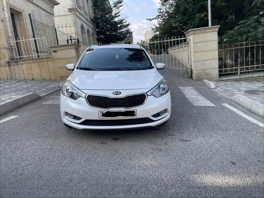 2013 Kia Cerato, 2.0L, 113600km - Image 4