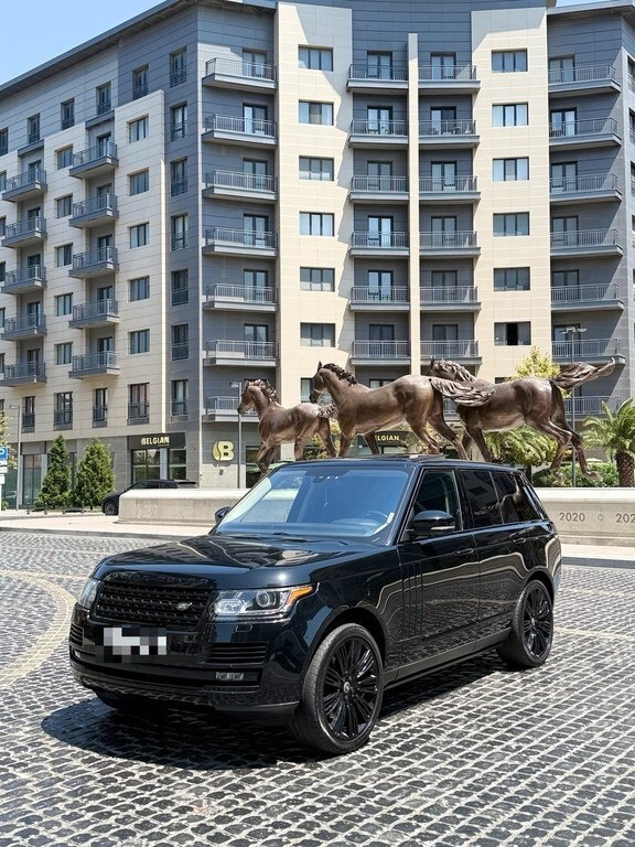 2016 Land Rover Range Rover, 3.0L, 130000km - Image 3
