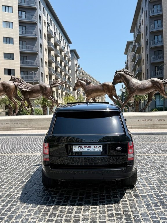2016 Land Rover Range Rover, 3.0L, 130000km - Image 4