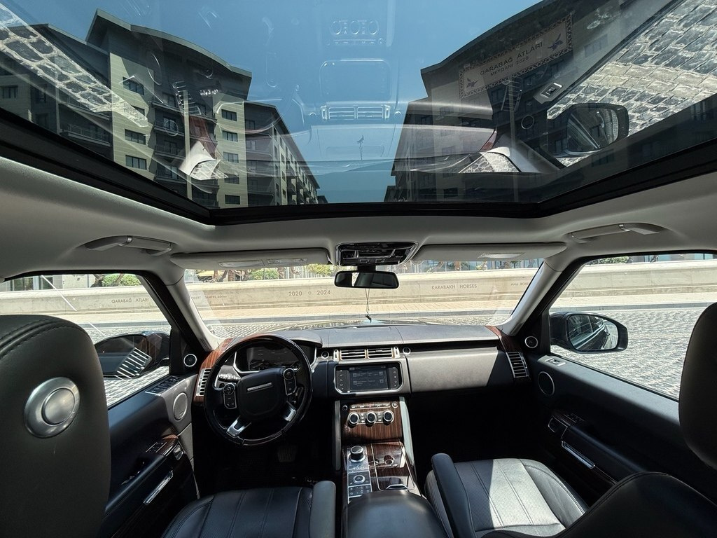 2016 Land Rover Range Rover, 3.0L, 130000km - Image 8