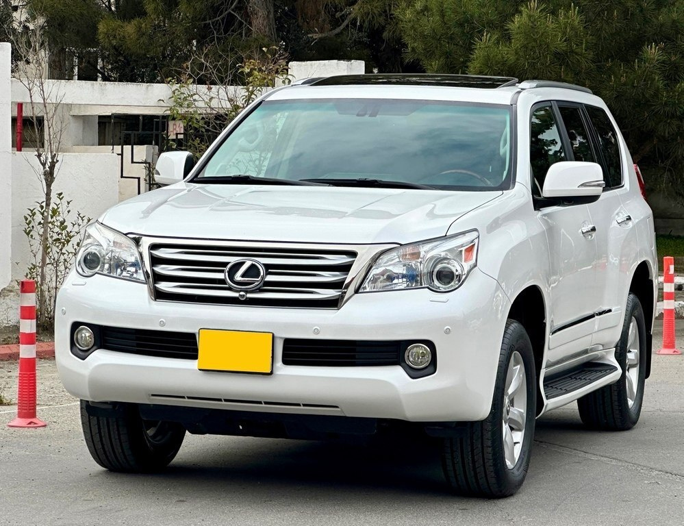 2011 Lexus GX 460, 4.6L, 73000km - Image 1
