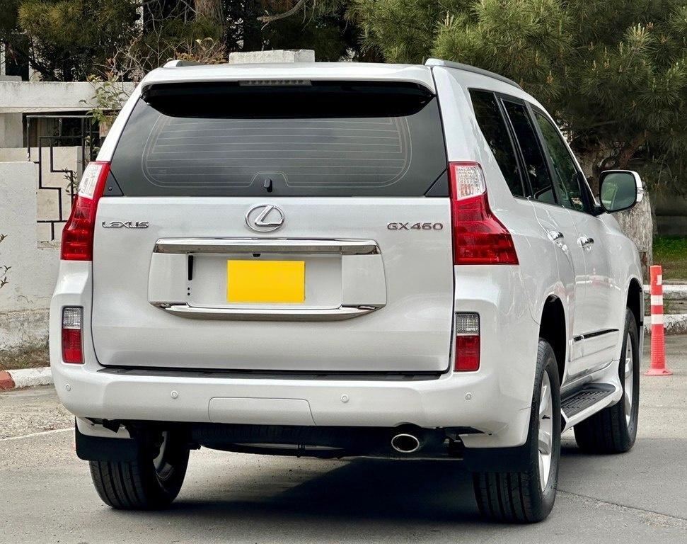 2011 Lexus GX 460, 4.6L, 73000km - Image 5