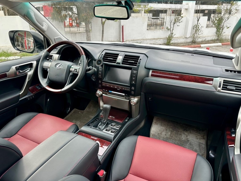 2011 Lexus GX 460, 4.6L, 73000km - Image 7