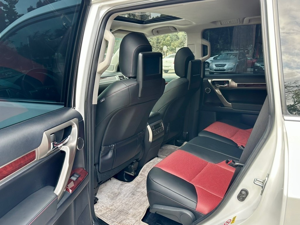 2011 Lexus GX 460, 4.6L, 73000km - Image 9