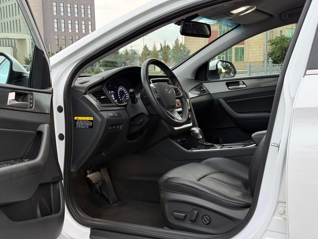 2018 Hyundai Sonata, 2.0L, 150573km - Image 16