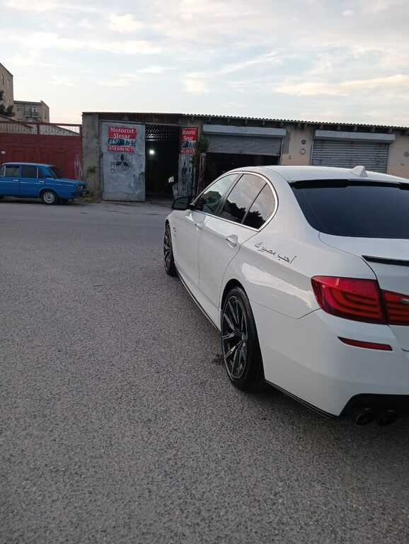 2012 BMW 528, 2.0L, 300000km - Image 4