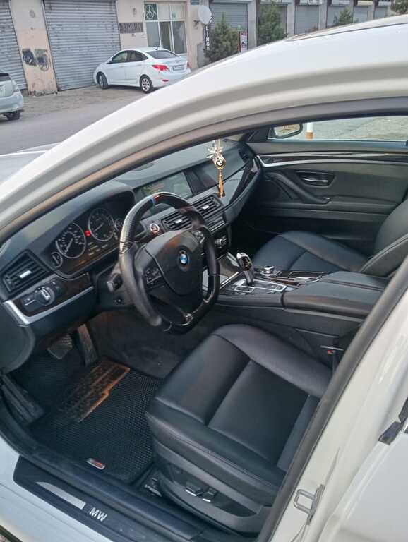 2012 BMW 528, 2.0L, 300000km - Image 9