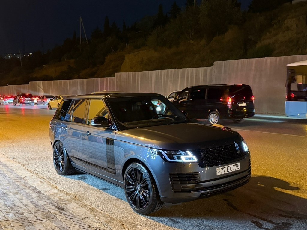 2016 Land Rover Range Rover, 3.0L, 150000km - Image 5