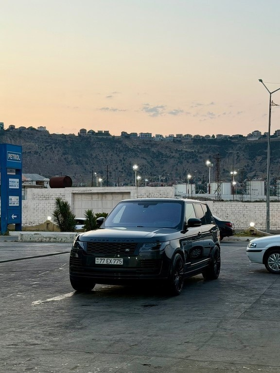 2016 Land Rover Range Rover, 3.0L, 150000km - Image 10