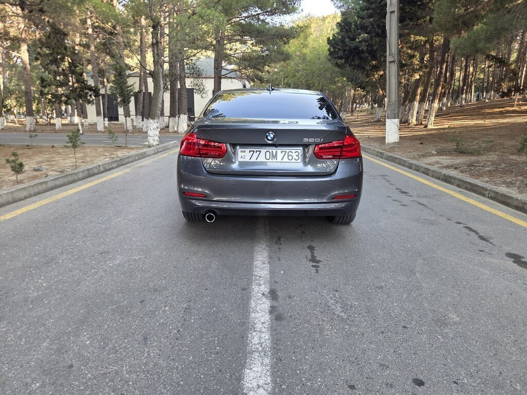 2018 BMW 320, 2.0L, 256000km - Image 2