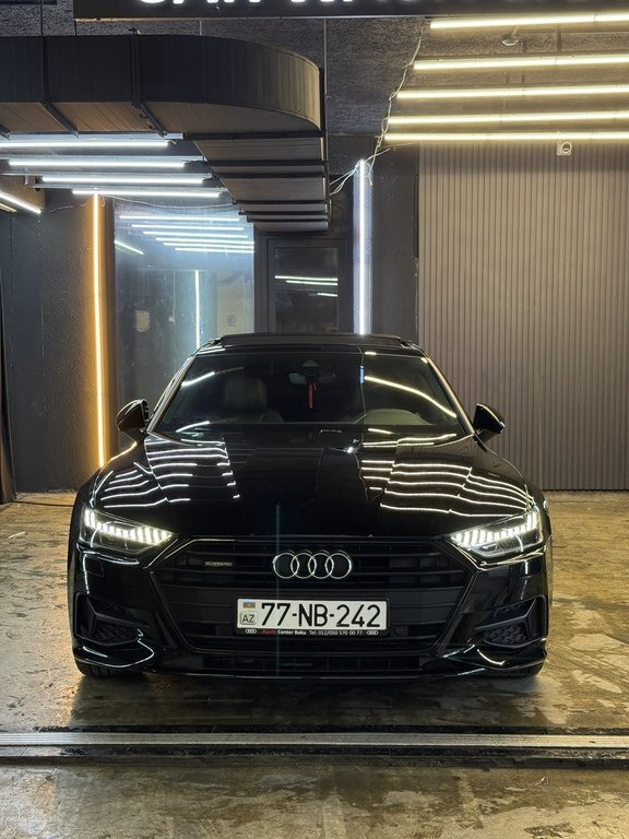 2021 Audi A7, 2.0L, 80000km - Image 1