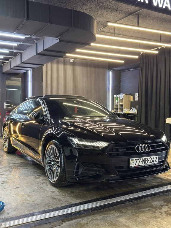 2021 Audi A7, 2.0L, 80000km - Image 2