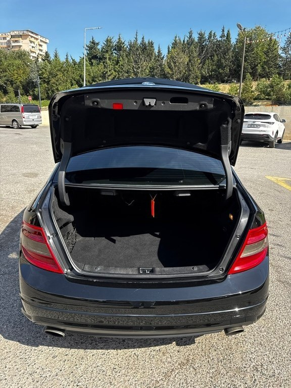 2010 Mercedes C 300, 3.0L, 318000km - Image 12