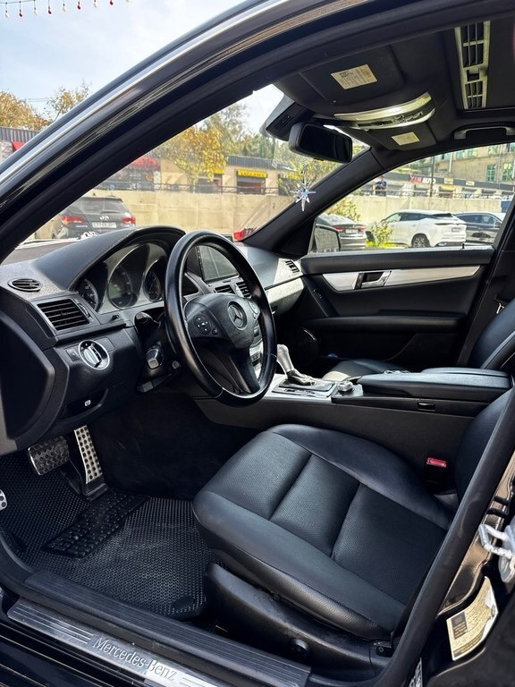 2010 Mercedes C 300, 3.0L, 318000km - Image 16