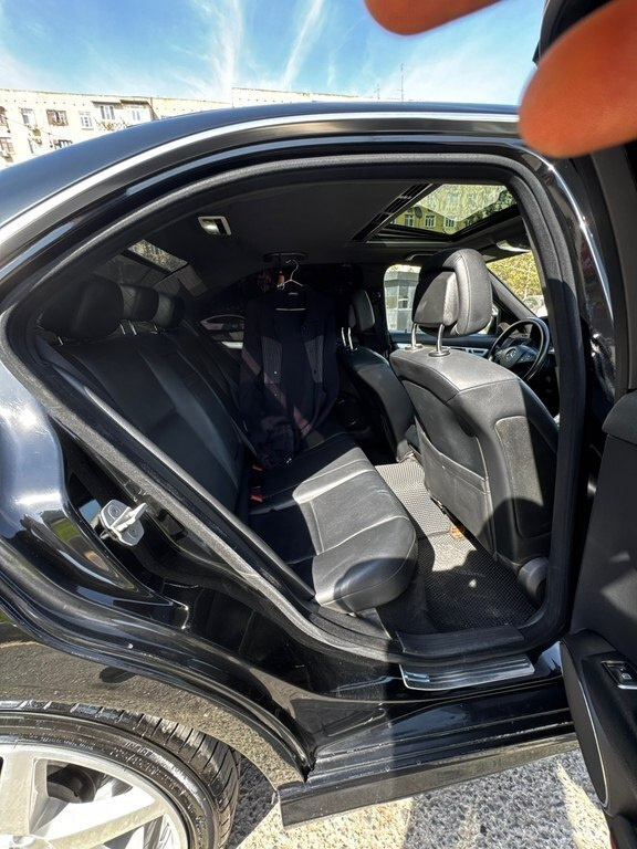 2010 Mercedes C 300, 3.0L, 318000km - Image 19