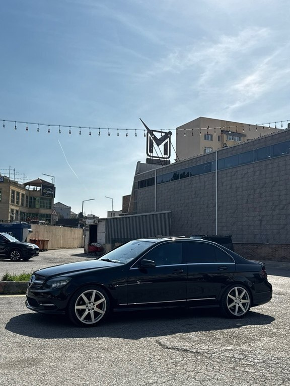 2010 Mercedes C 300, 3.0L, 318000km - Image 3