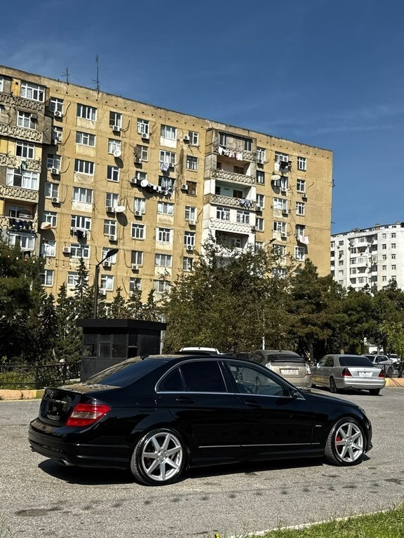 2010 Mercedes C 300, 3.0L, 318000km - Image 4
