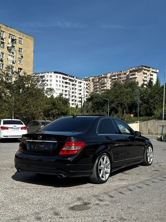 2010 Mercedes C 300, 3.0L, 318000km - Image 5