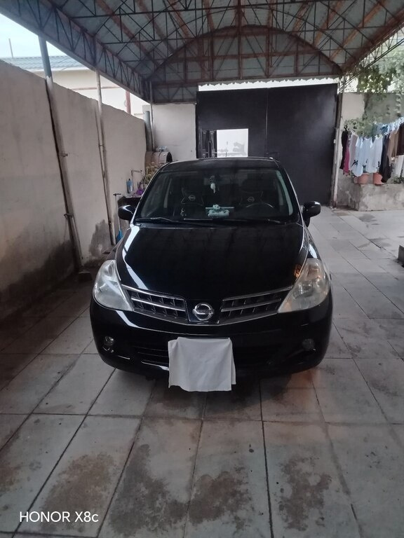 2012 Nissan Tiida, 1.5L, 181885km - Image 1