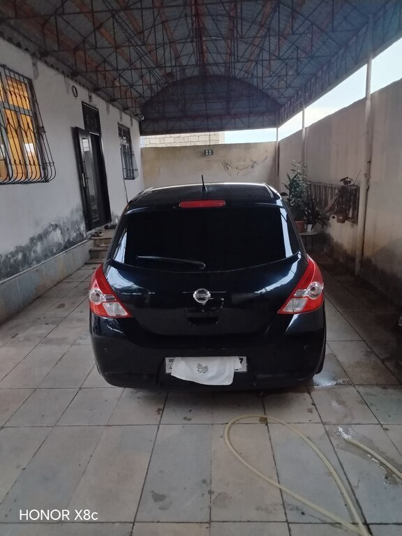 2012 Nissan Tiida, 1.5L, 181885km - Image 2