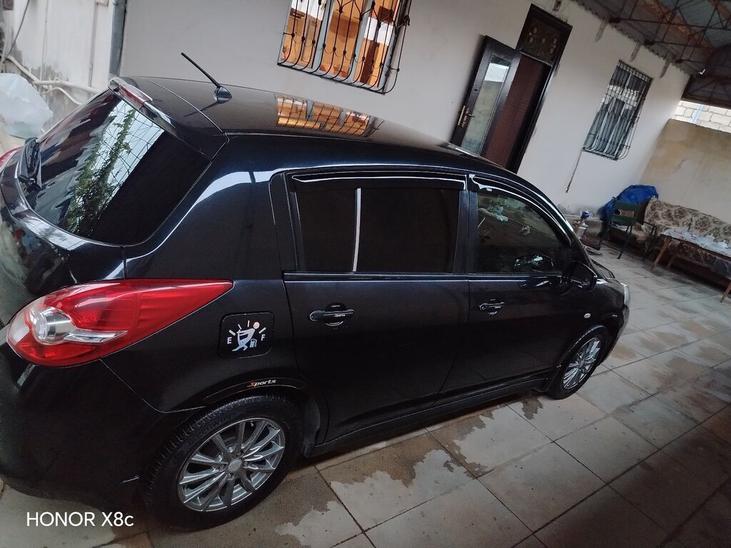2012 Nissan Tiida, 1.5L, 181885km - Image 3