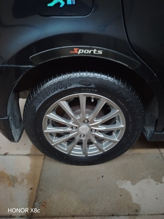 2012 Nissan Tiida, 1.5L, 181885km - Image 6