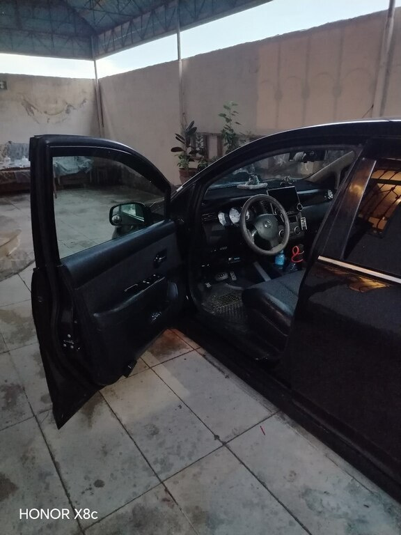 2012 Nissan Tiida, 1.5L, 181885km - Image 7