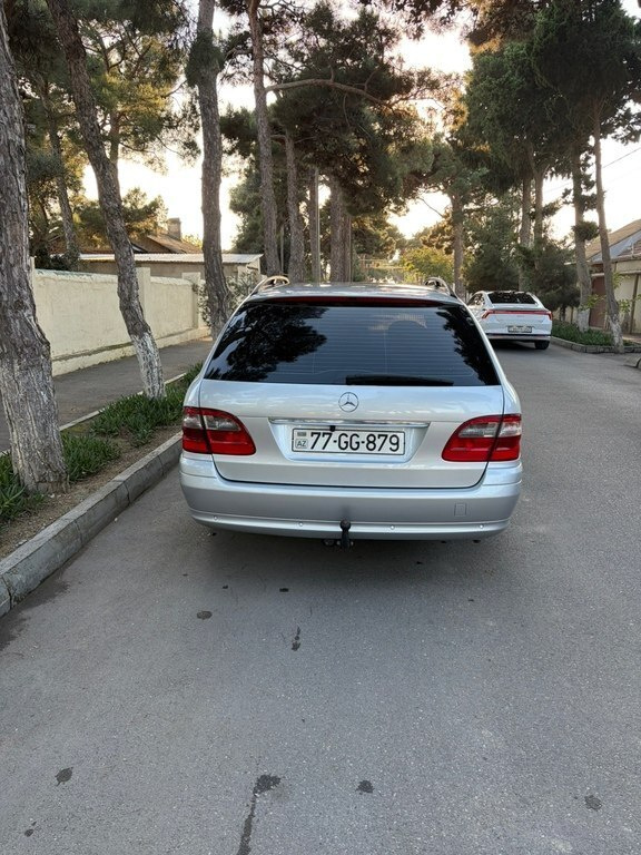 2006 Mercedes E 200, 2.2L, 310000km - Image 2