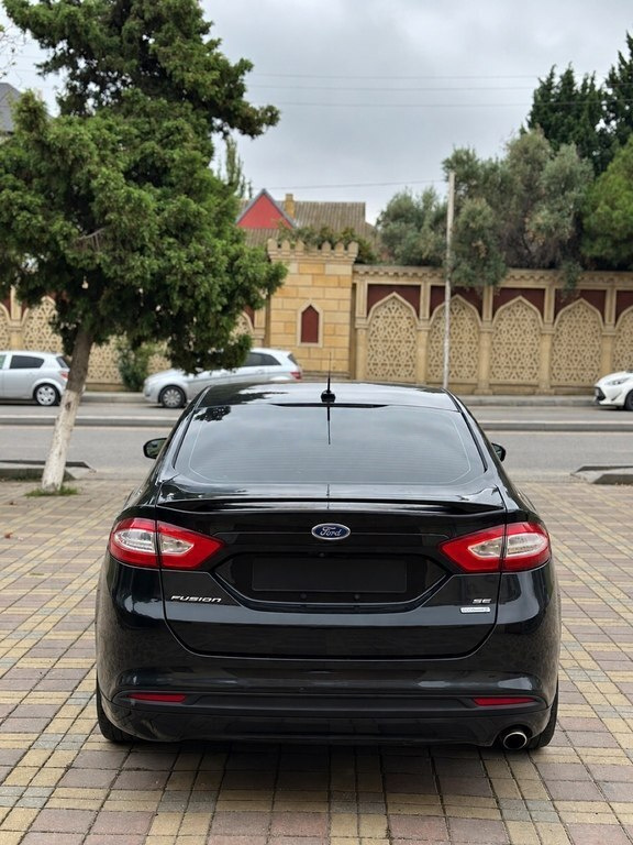 2014 Ford Fusion (North America), 1.5L, 274000km - Image 4
