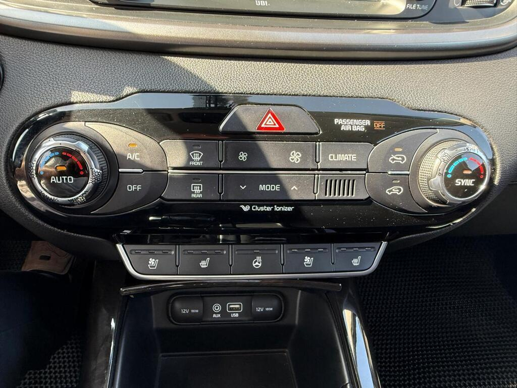 2016 Kia Sorento, 2.2L, 270000km - Image 15