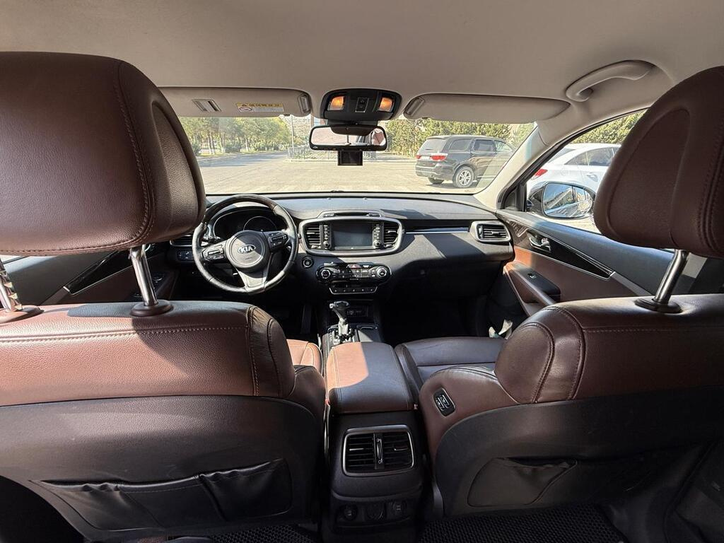 2016 Kia Sorento, 2.2L, 270000km - Image 3