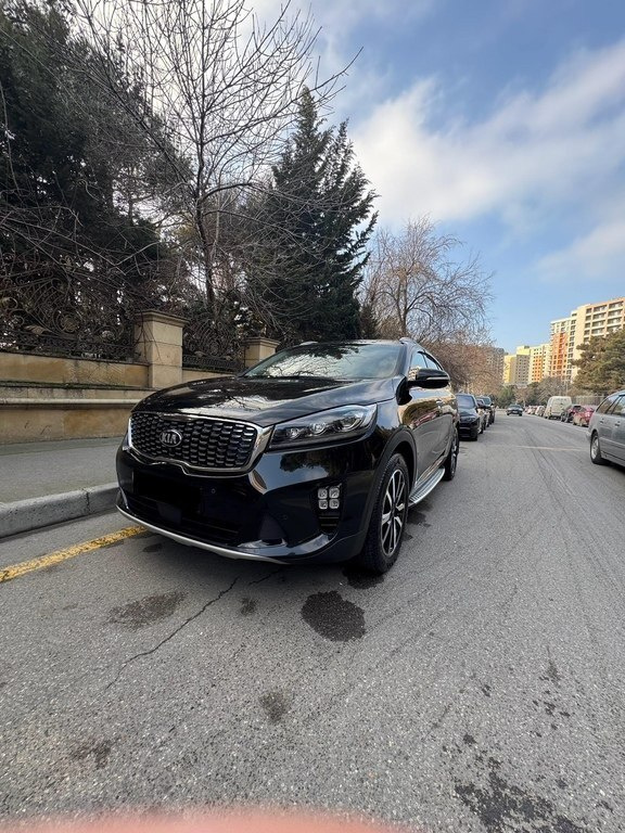 2017 Kia Sorento, 2.2L, 180000km - Image 2